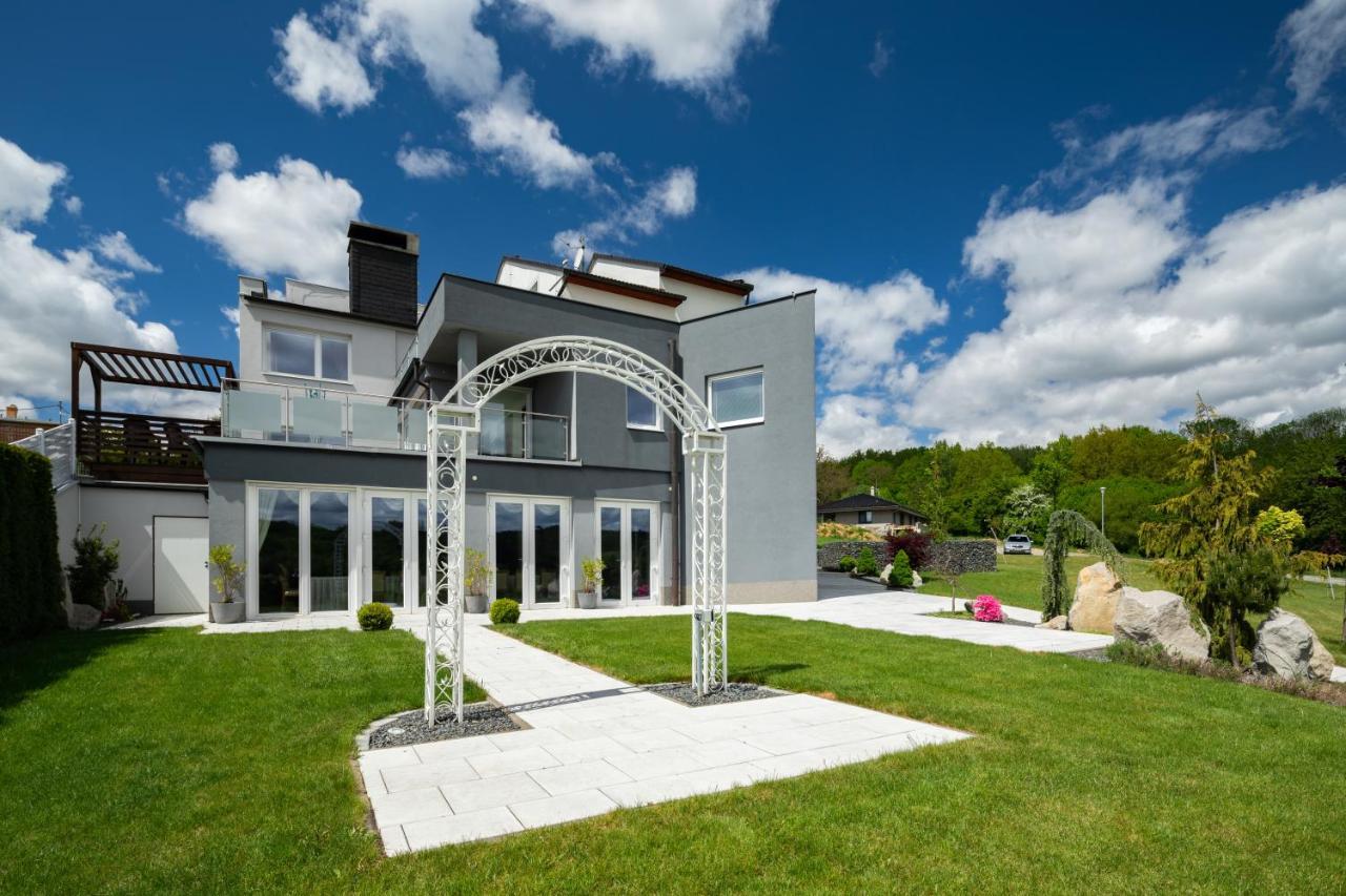 Penzion Uno Zlín Exterior foto
