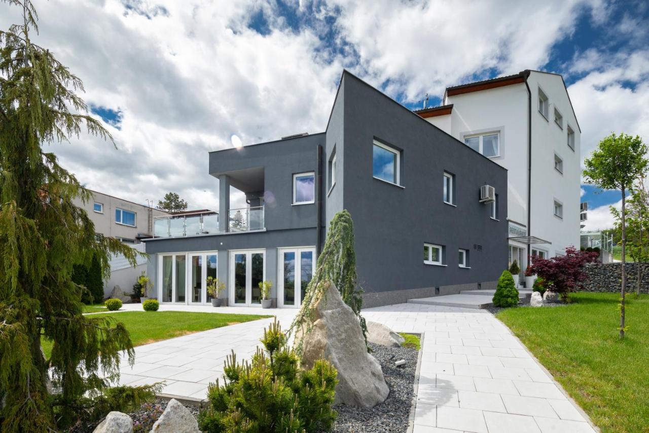 Penzion Uno Zlín Exterior foto